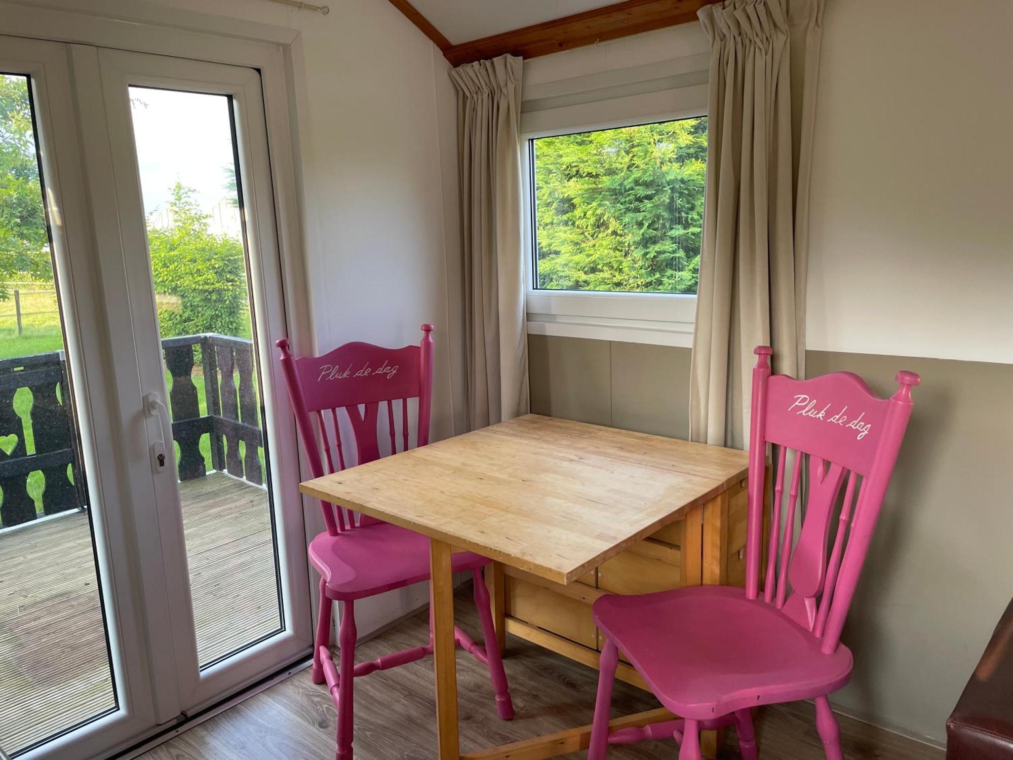 Kesteren Pipowagen Mamaloe Bed & Breakfast エクステリア 写真
